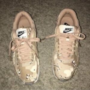 Womens Camo Nike Air Max shoes 7.5
